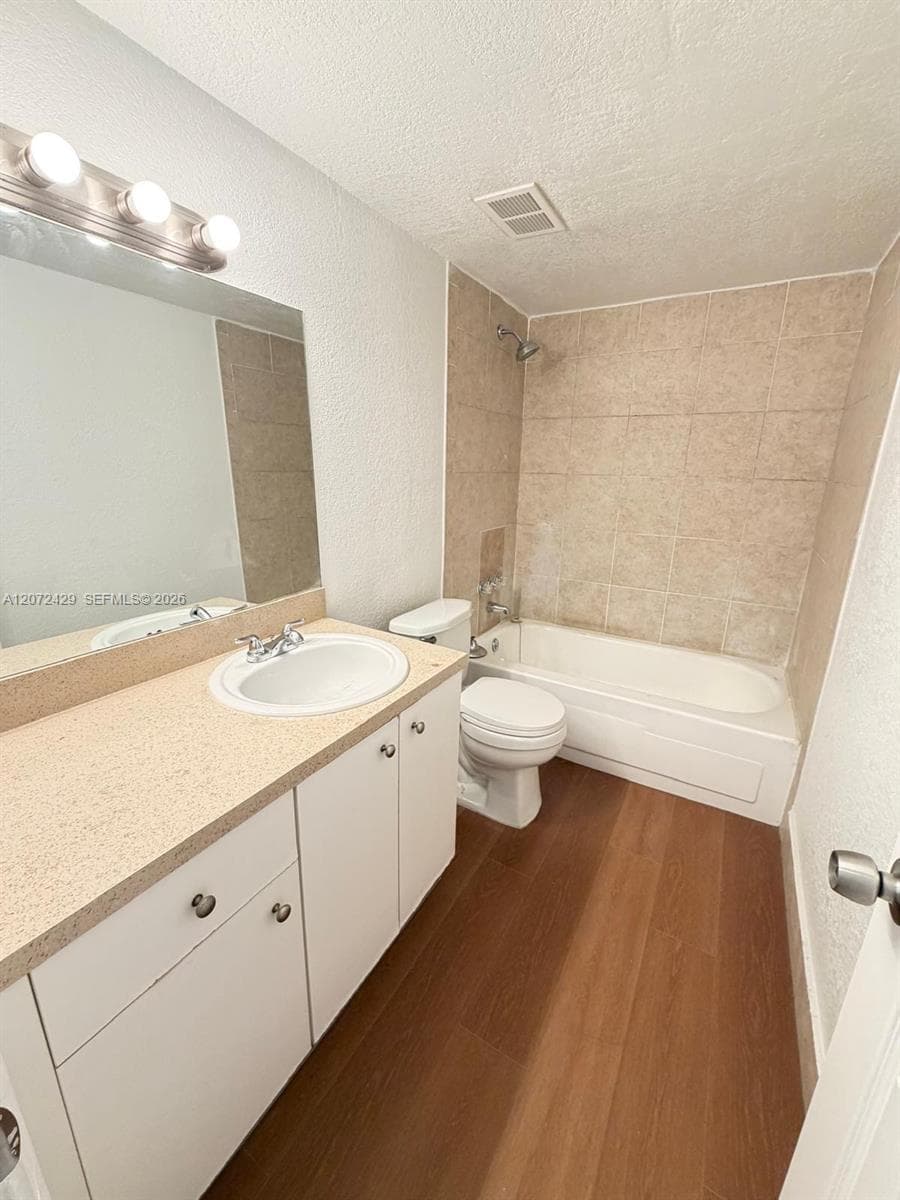 Clear Lake Palms Condo · #109 in West Palm Beach - Photo 7