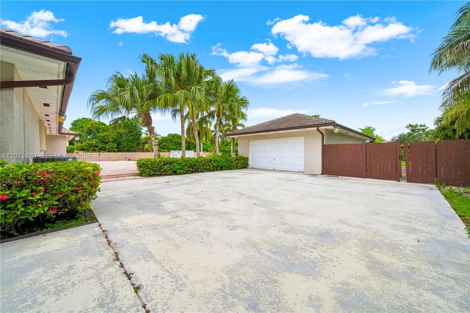 15720 SW 252nd St photo 6