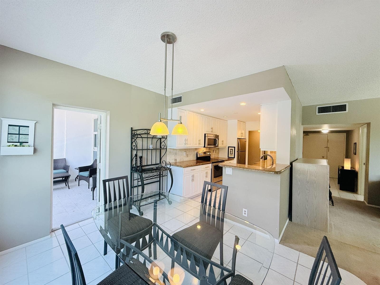 breakfast nook area 2