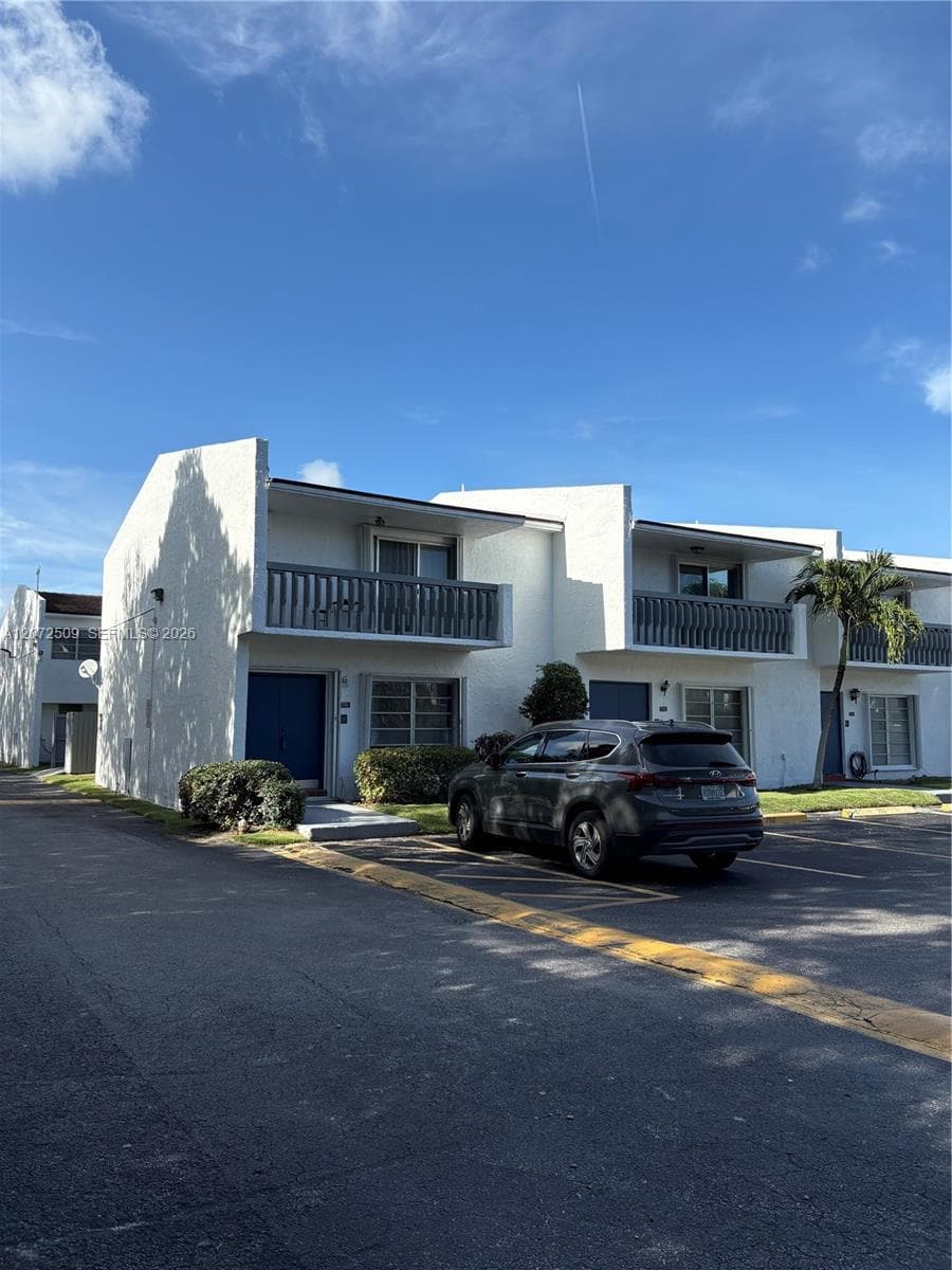17180 SW 94th Ave #701 photo 1
