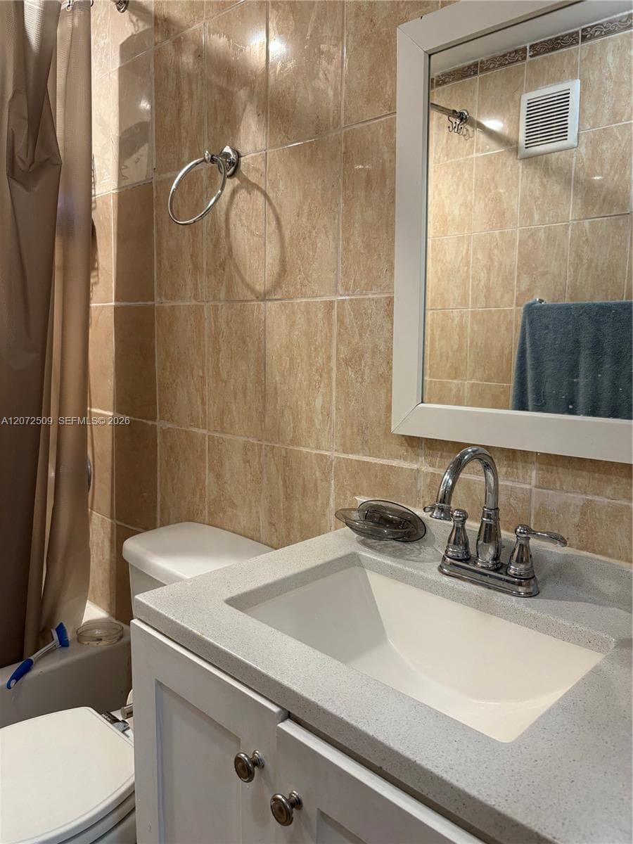 17180 SW 94th Ave #701 photo 8