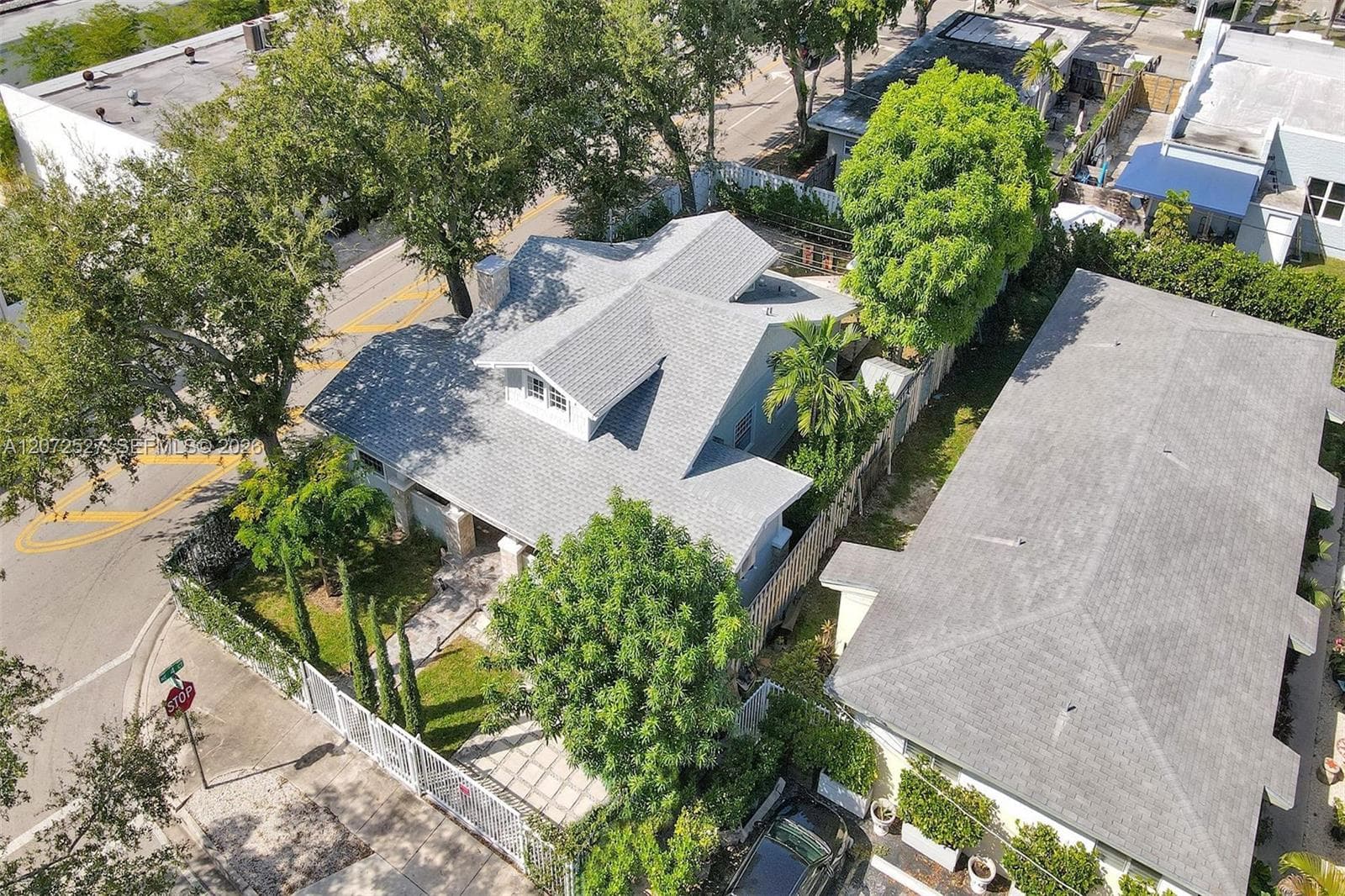 421 NE 70th St photo 81