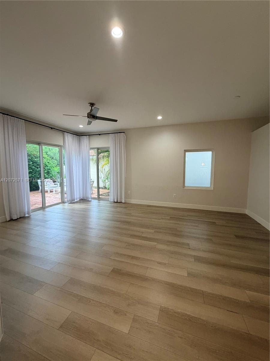 1480 Sweetbay Way photo 6