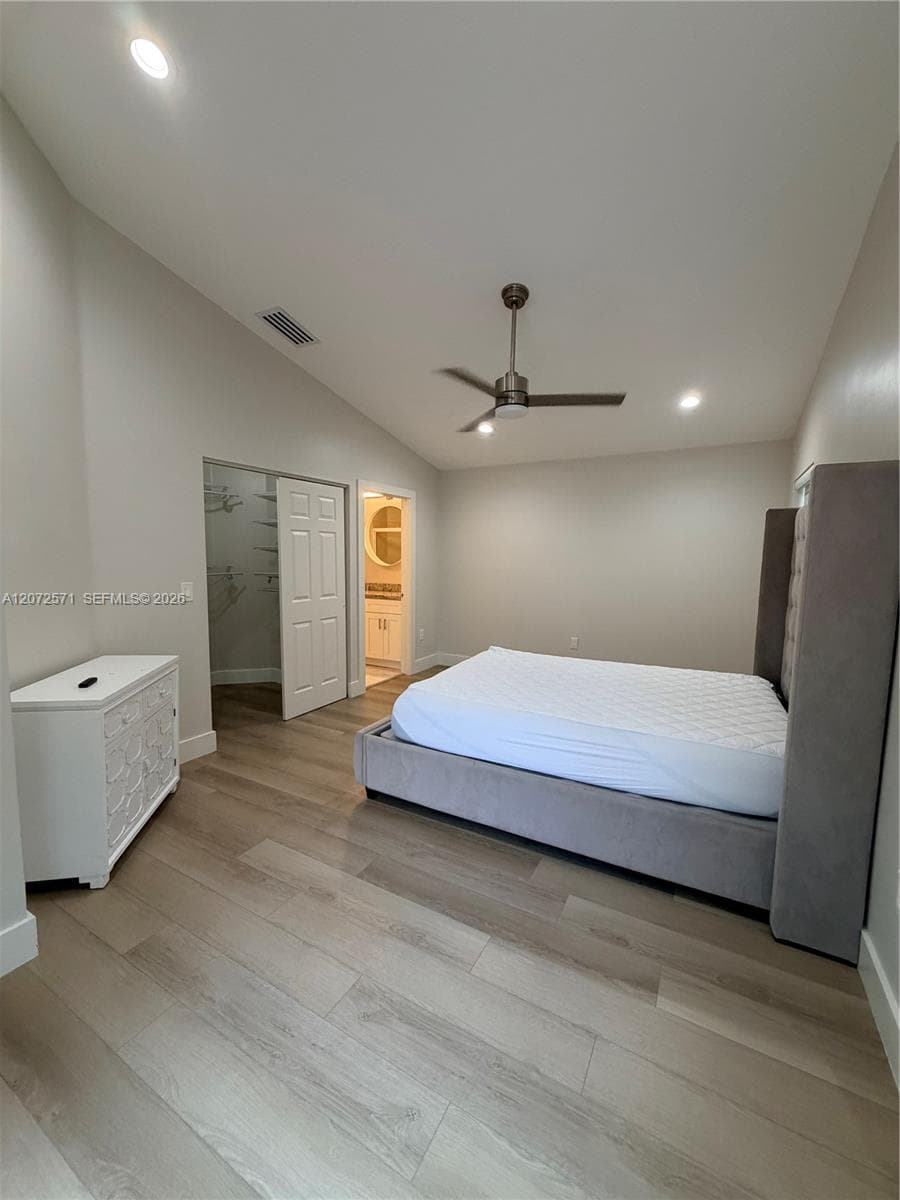 1480 Sweetbay Way photo 8