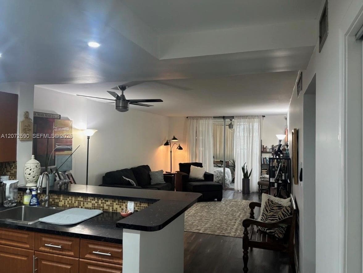 MEADOWBROOK CONDO · #704 in Hallandale Beach - Photo 4