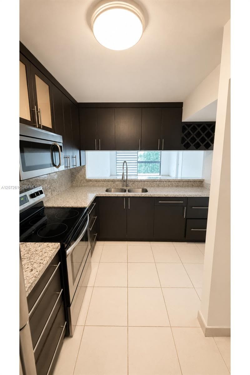 PINKE LAKE VILLAGE · #302 in Miami - Photo 6