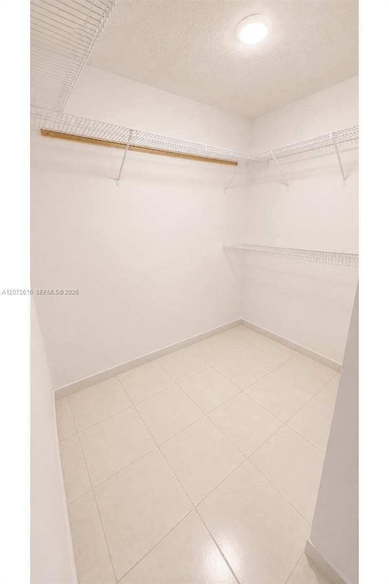 PINKE LAKE VILLAGE · #302 in Miami - Photo 10