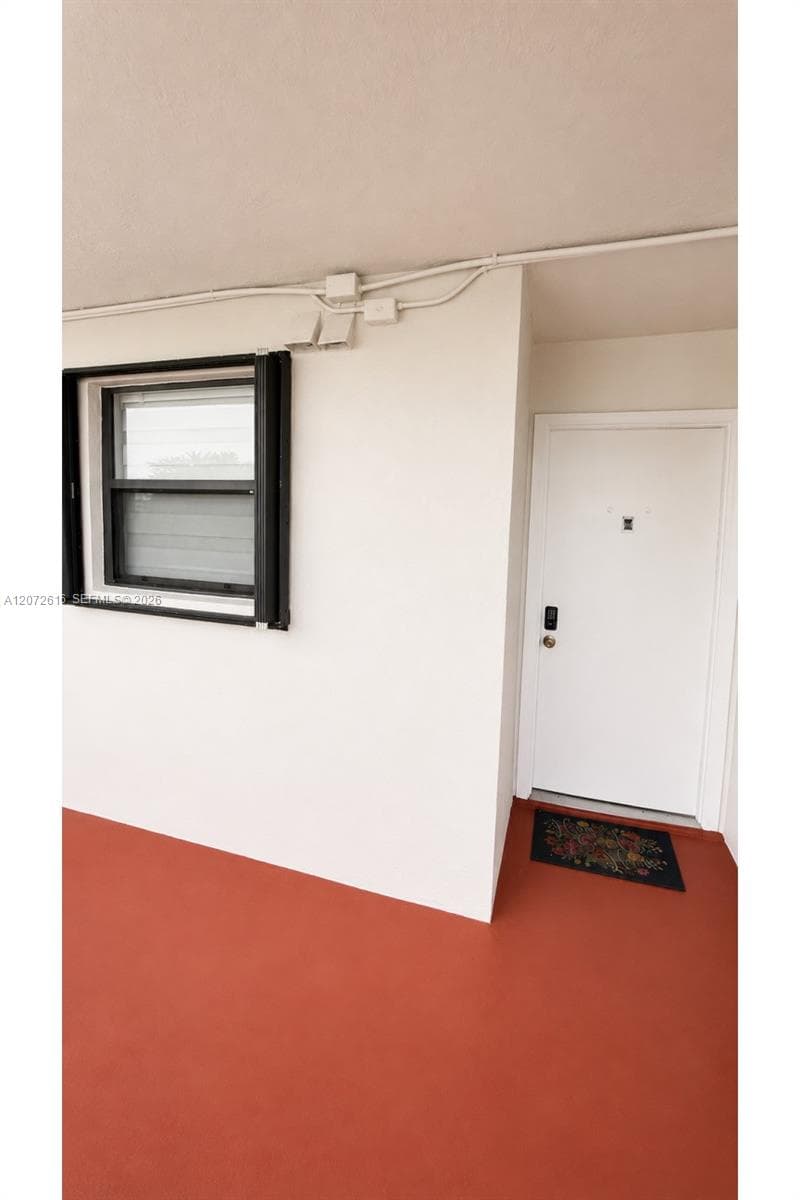 PINKE LAKE VILLAGE · #302 in Miami - Photo 4