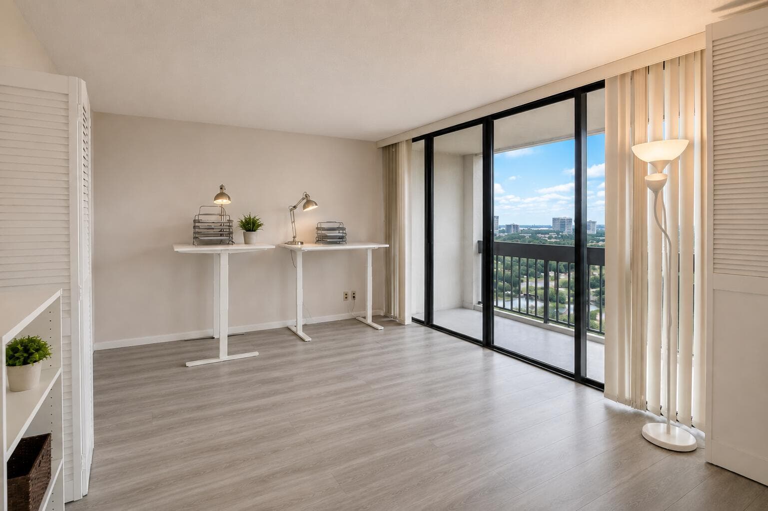 Den / 2nd Bedroom