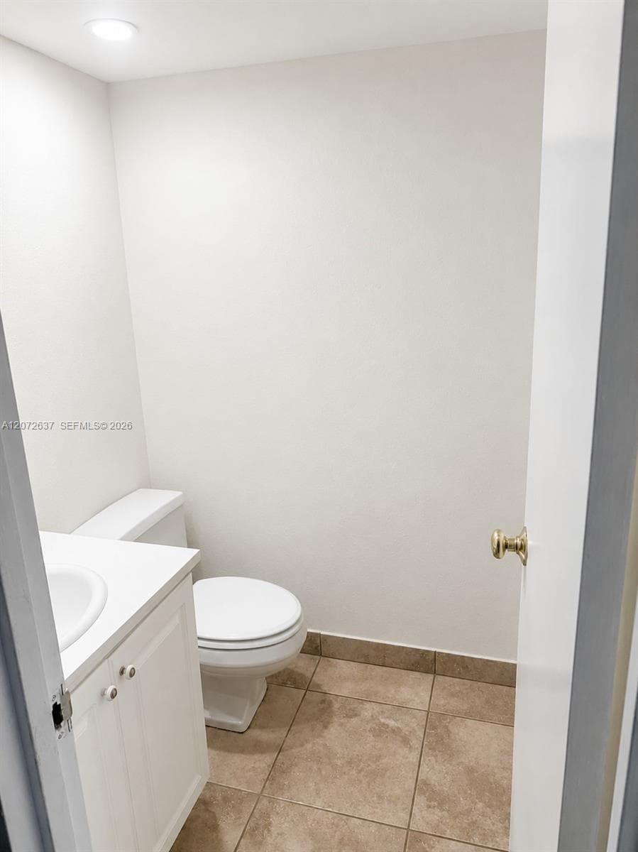 TOWERS OF OCEANVIEW SOUTH · #224 in Hallandale Beach - Photo 18