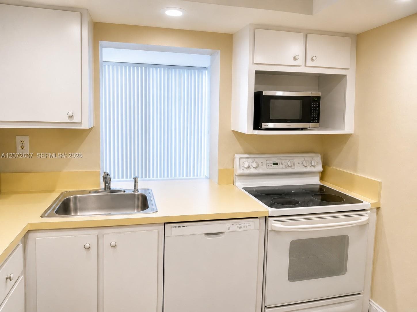 TOWERS OF OCEANVIEW SOUTH · #224 in Hallandale Beach - Photo 15