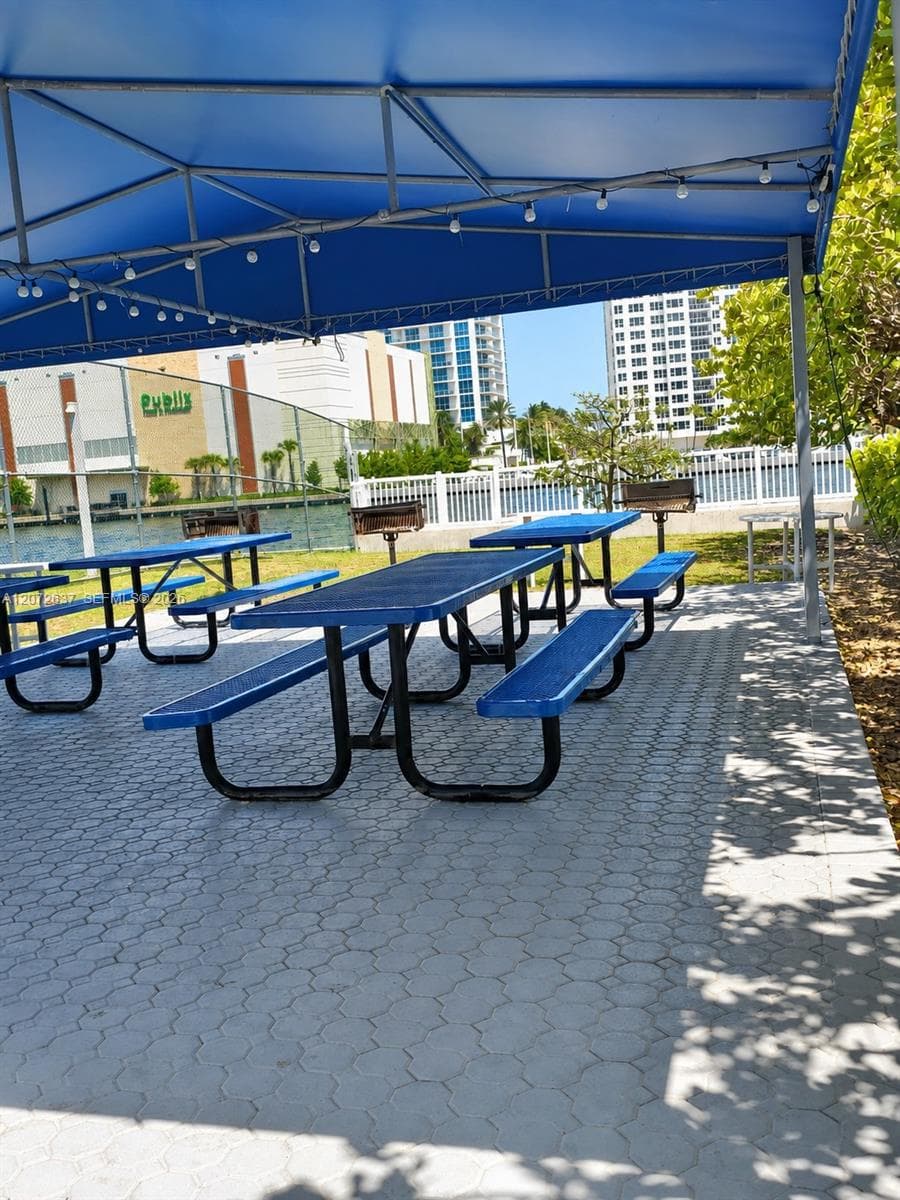 TOWERS OF OCEANVIEW SOUTH · #224 in Hallandale Beach - Photo 31