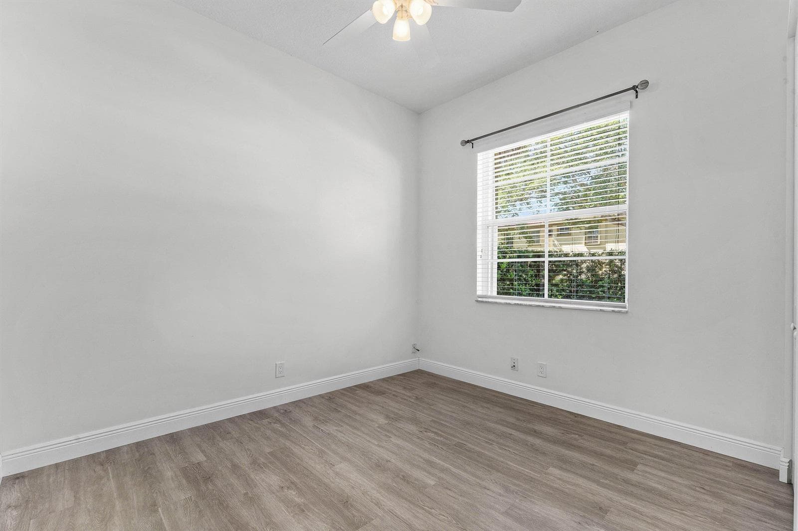 012-542TomahawkCourt-PalmBeachGardens-FL