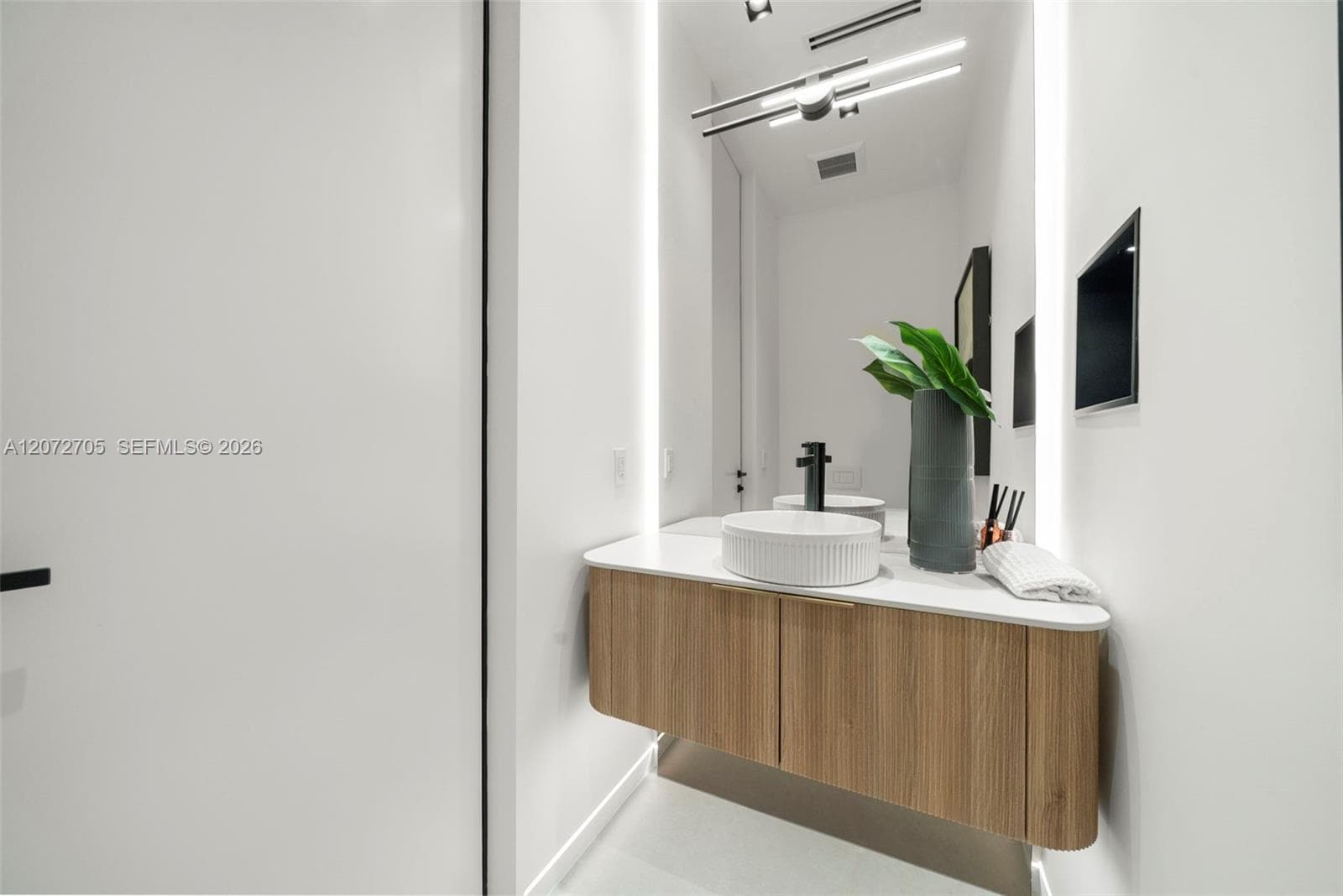 Powder room