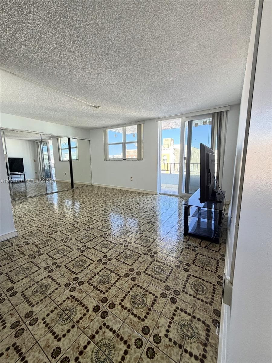 COLLINS TOWERS CONDO · #502 in Miami Beach - Photo 6