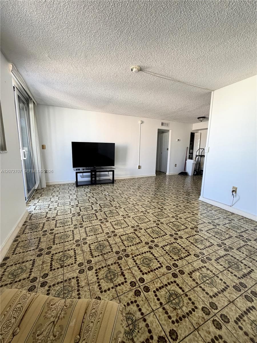 COLLINS TOWERS CONDO · #502 in Miami Beach - Photo 7