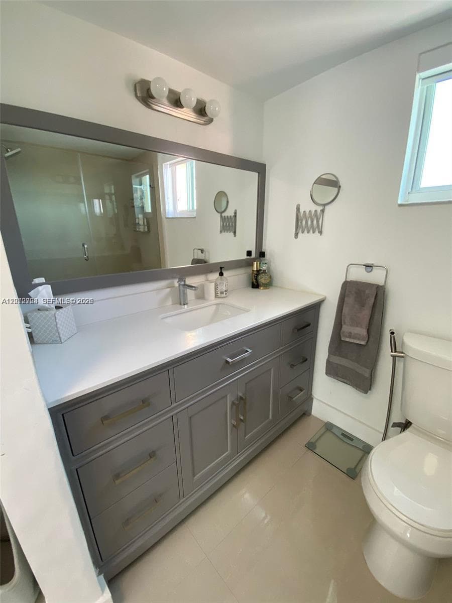 SURFSIDE PALMS CONDO · #512 in Surfside - Photo 8