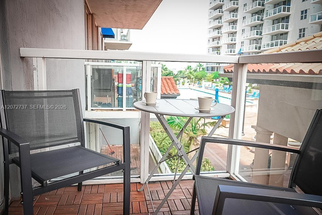 BLUE LAGOON CONDO · #512 in Miami - Photo 13