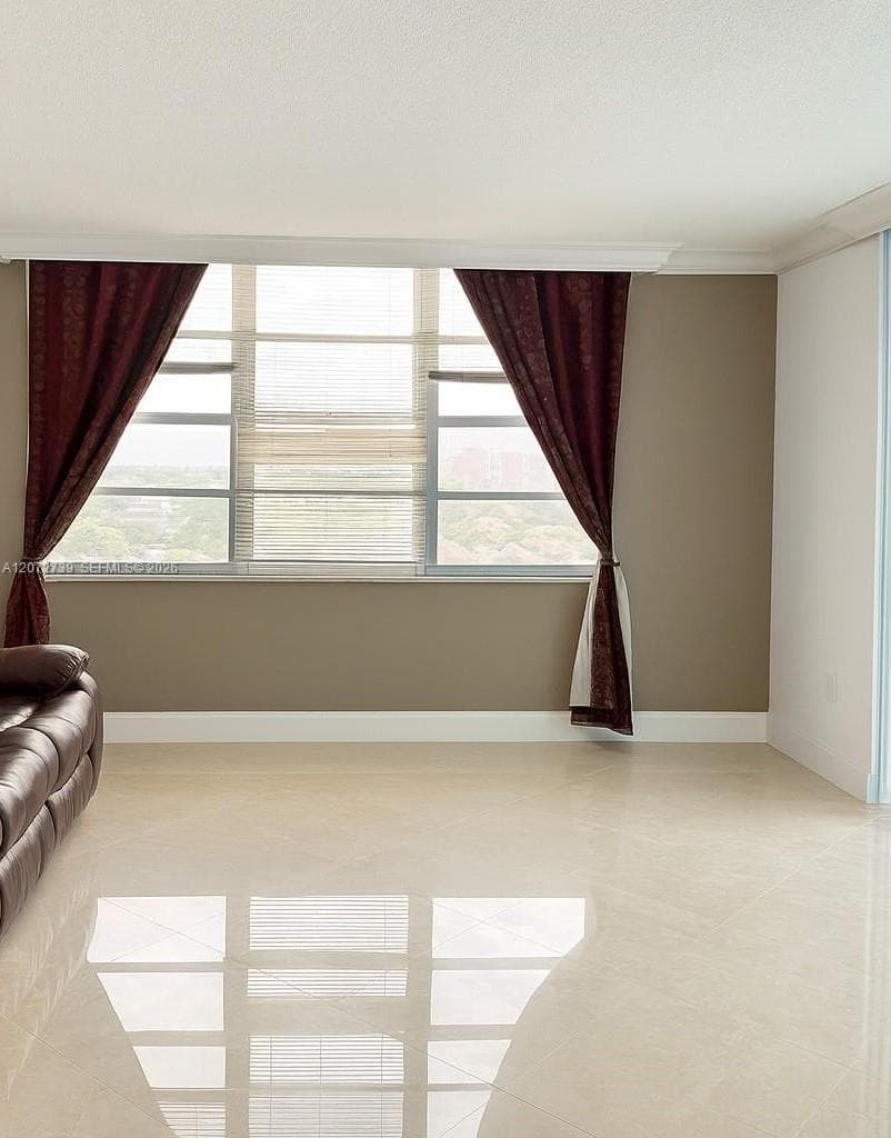 COMMODORE PLAZA CONDO · #717 in Aventura - Photo 5