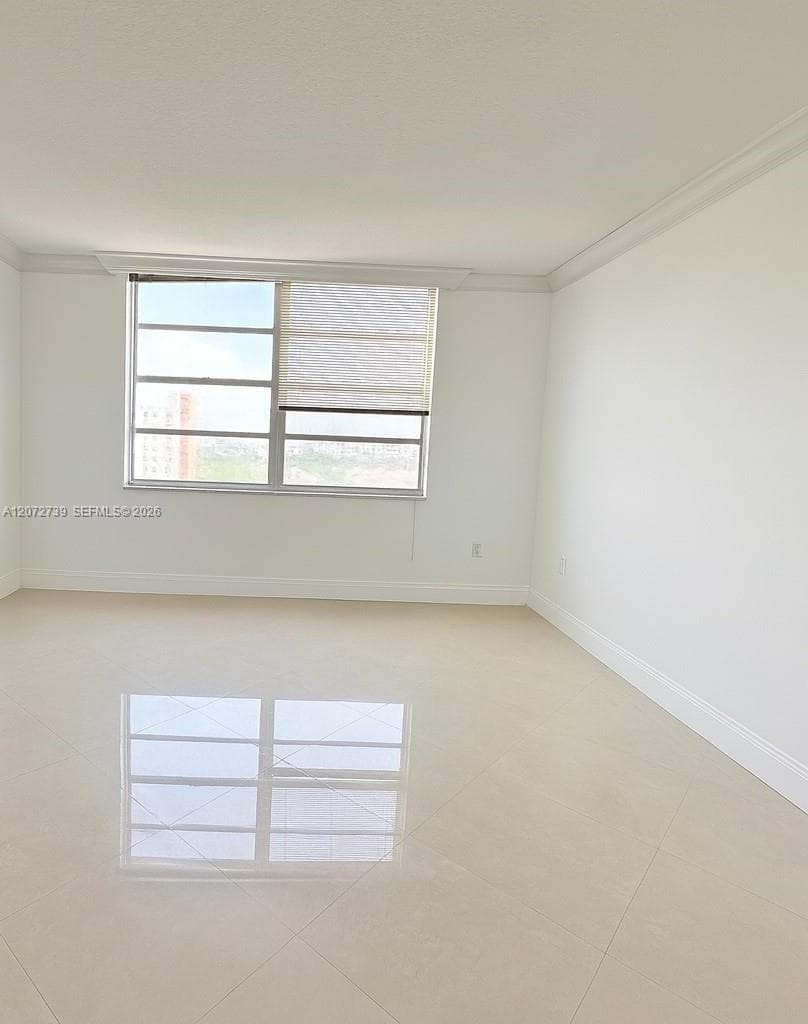 COMMODORE PLAZA CONDO · #717 in Aventura - Photo 15