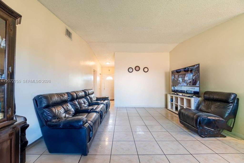 20404 NW 27th Ct photo 2