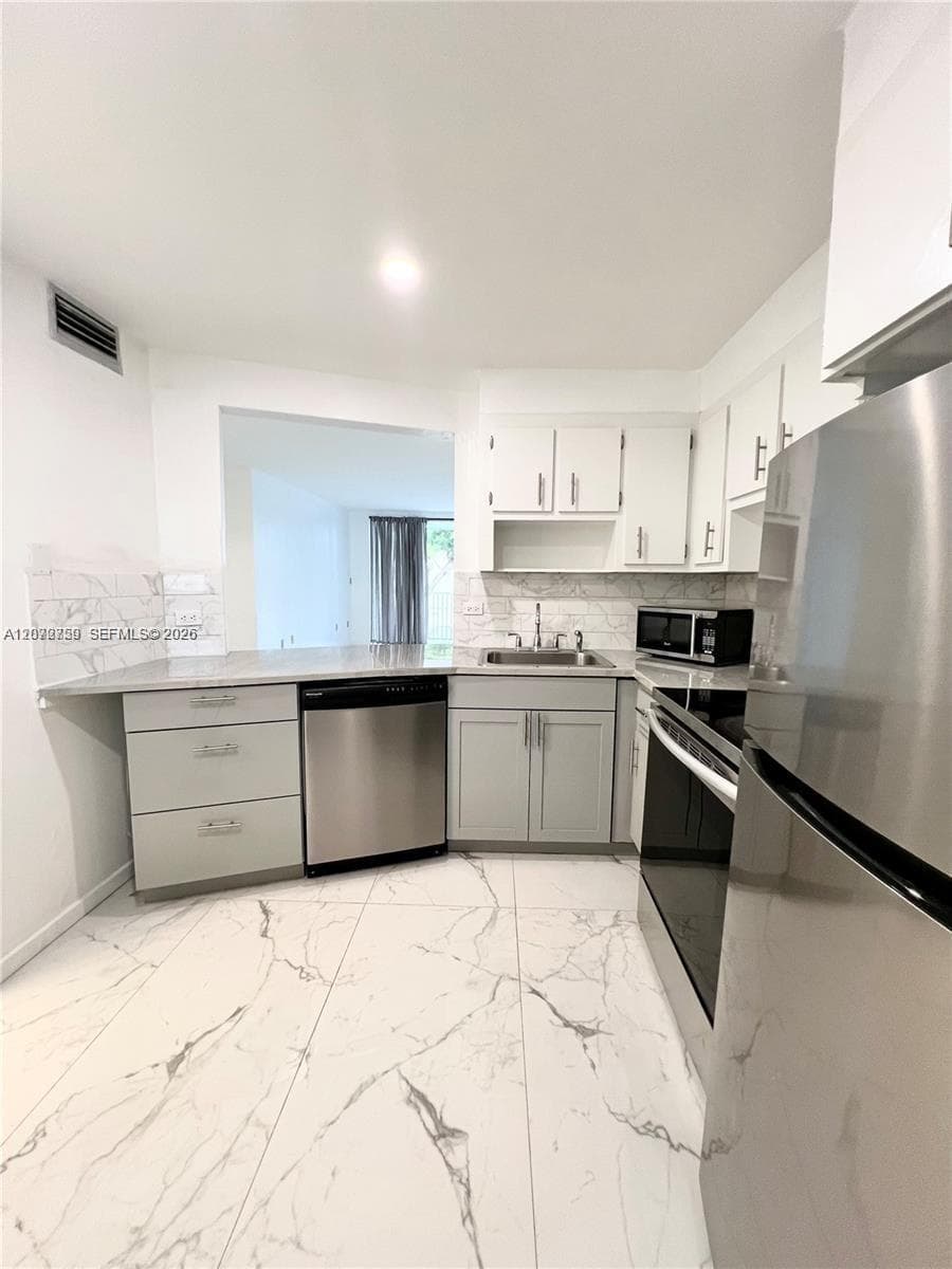 JADE WINDS GROUP BAMBOO G · #307-3 in Miami - Photo 2