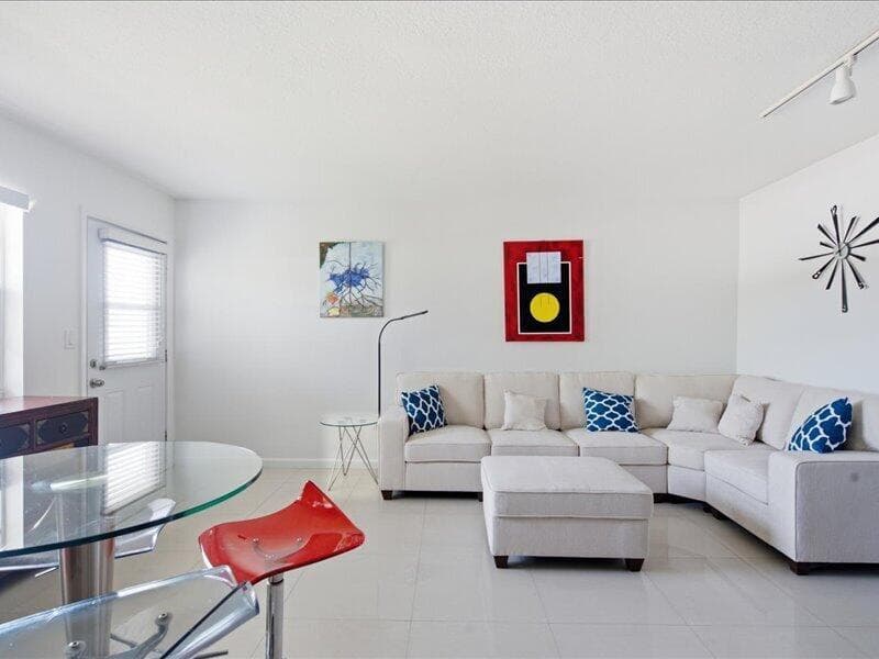 03-525 Meridian Ave apt 305_003