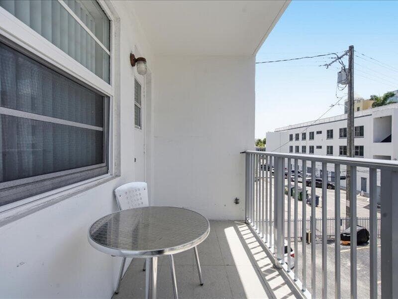 14-525 Meridian Ave apt 305_014