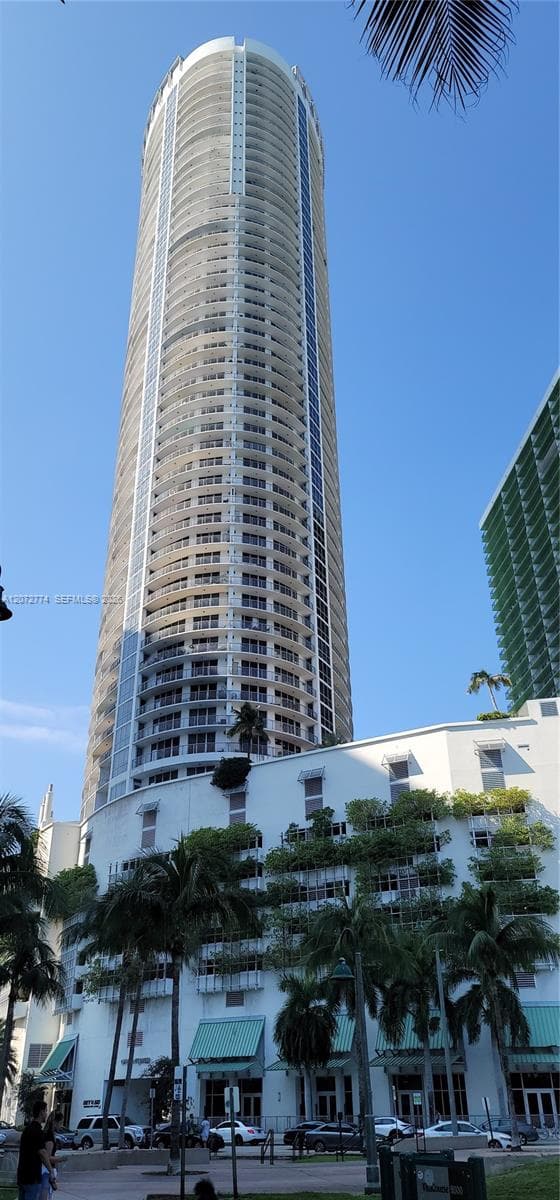 Opera Tower · #5508 in Miami - Photo 2