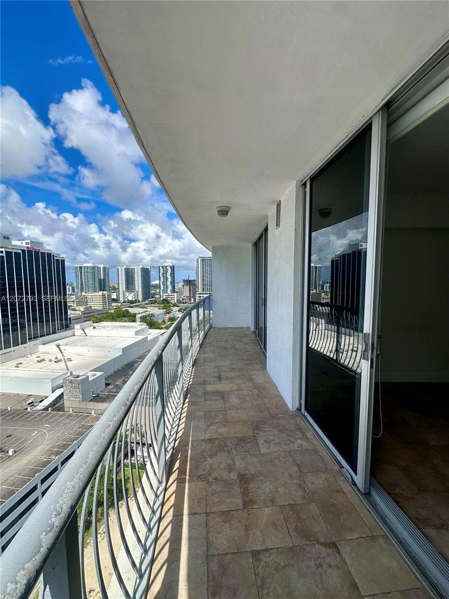 Opera Tower · #2406 in Miami - Photo 2
