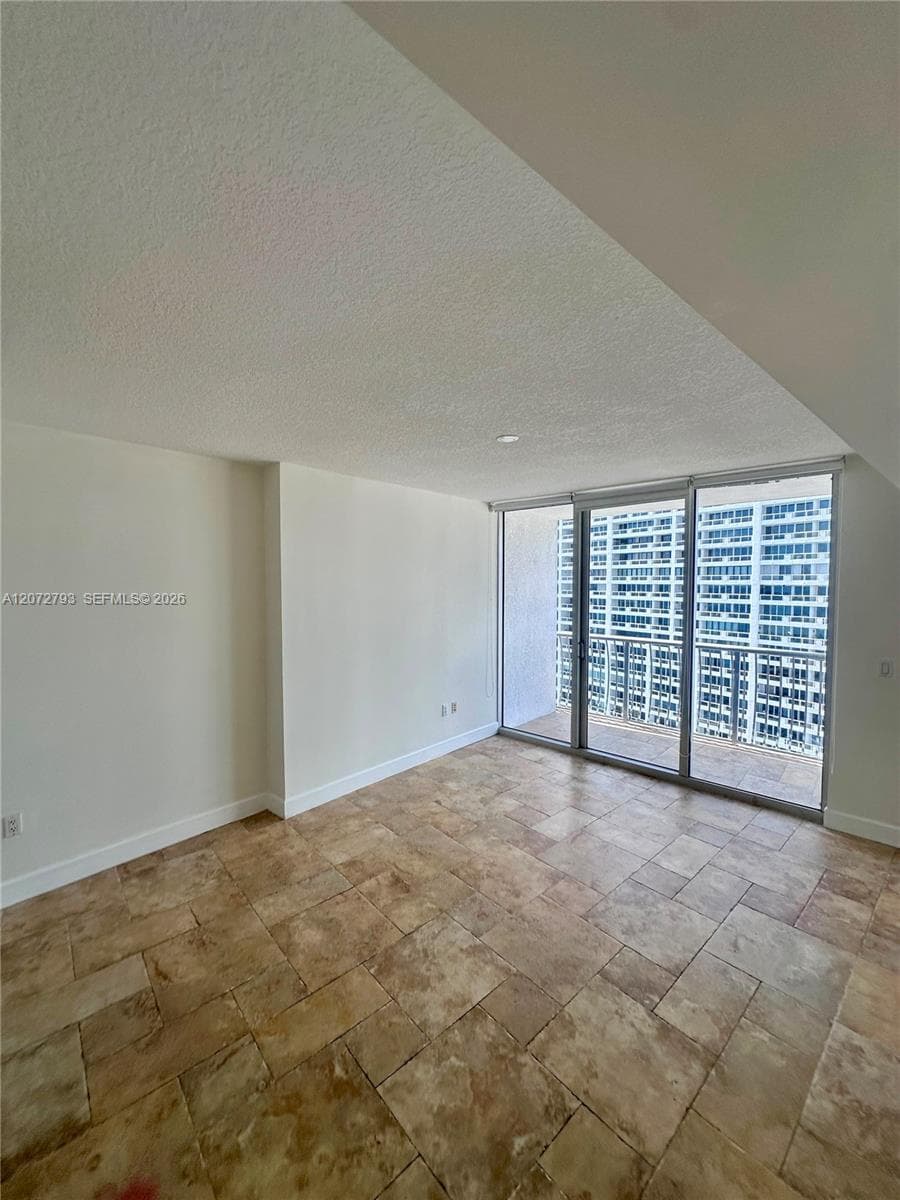 Opera Tower · #2406 in Miami - Photo 10