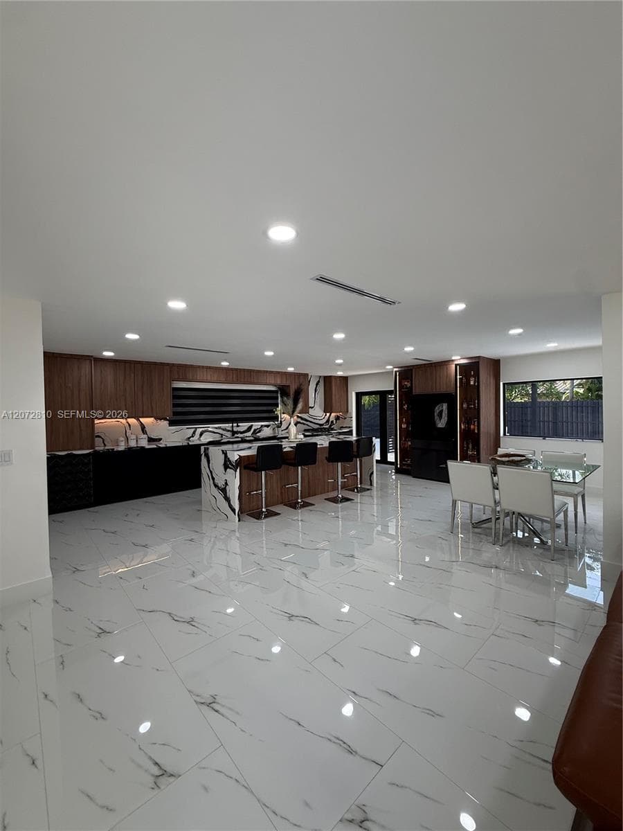 6901 S Miami Lakeway S photo 7