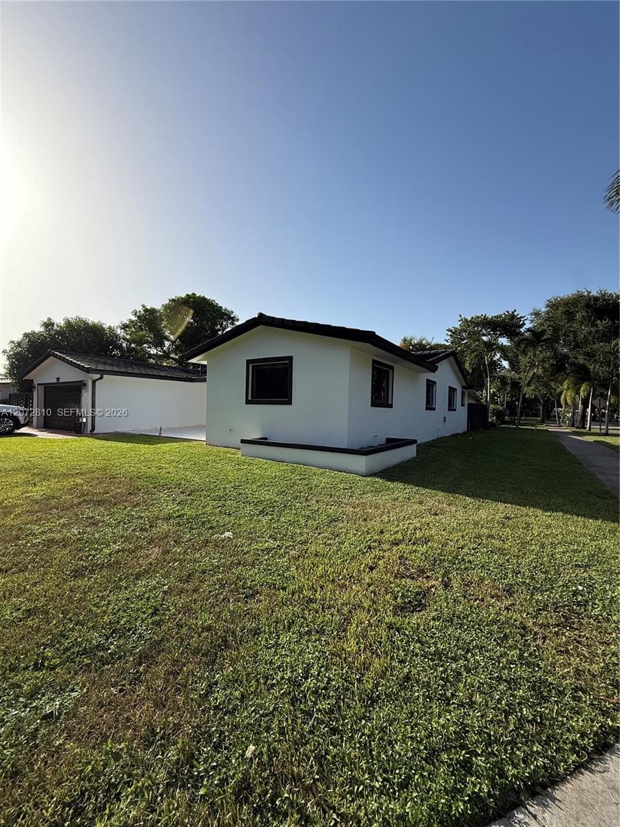 6901 S Miami Lakeway S photo 4