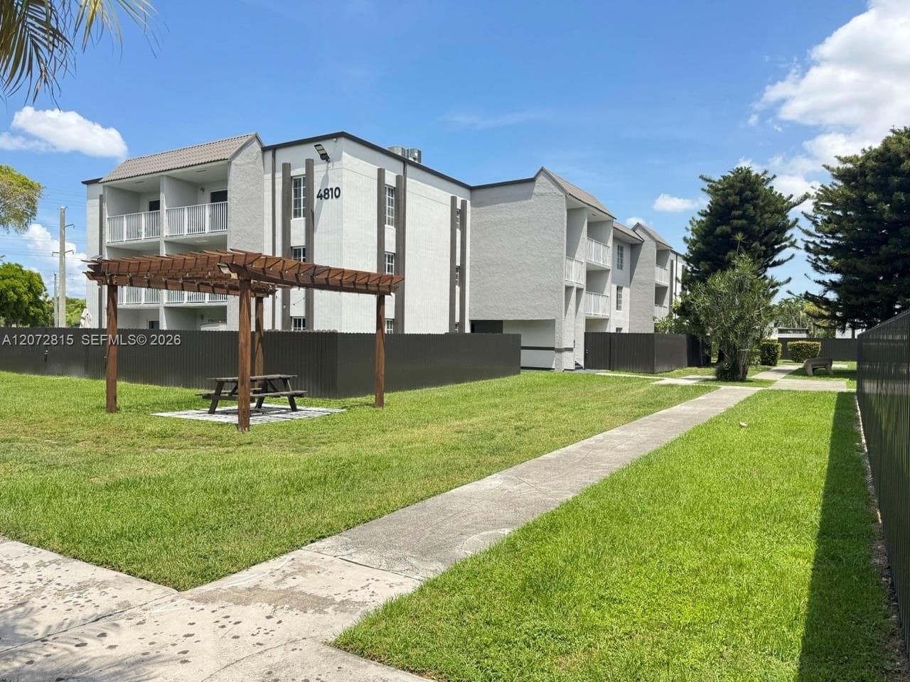 DORAL GARDENS II CONDO · #203 in Doral - Photo 2