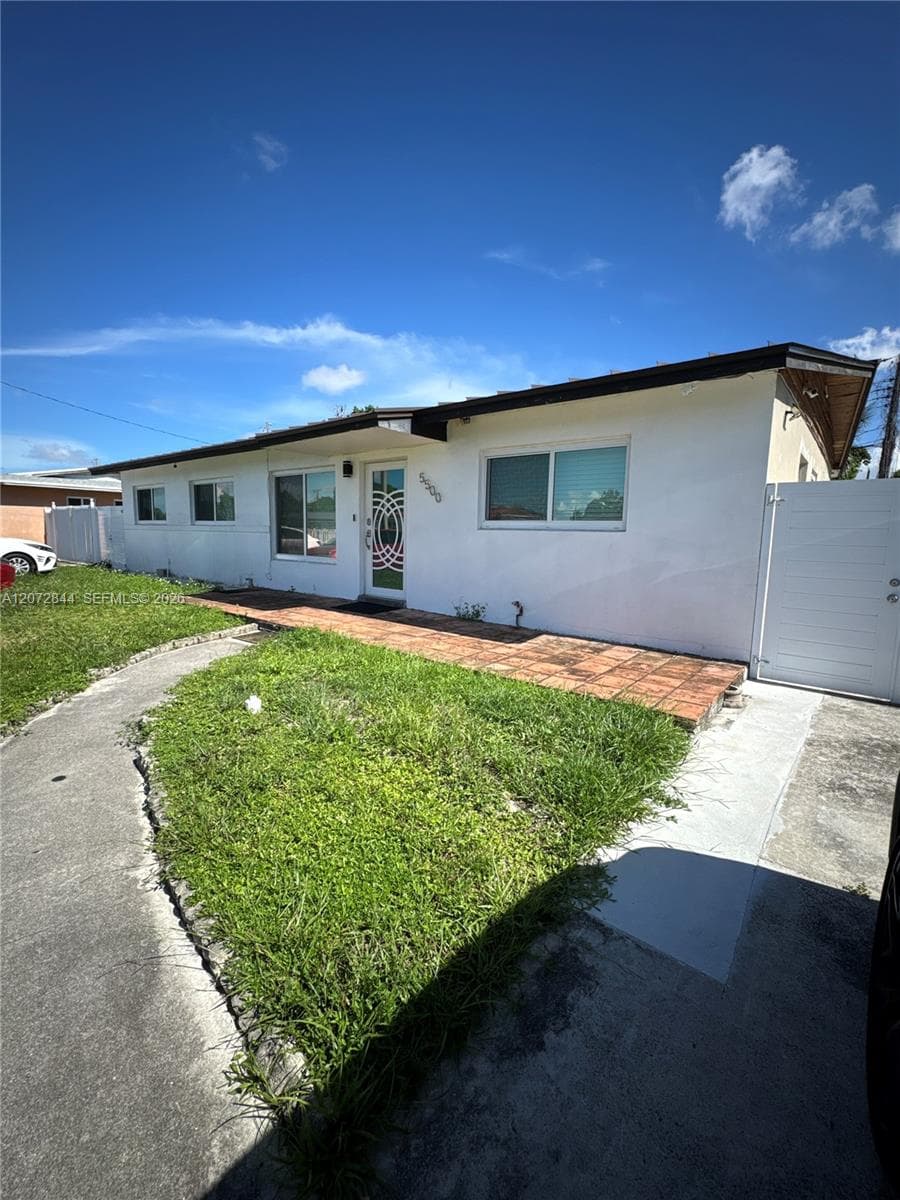 5500 NW 178th Ter photo 73