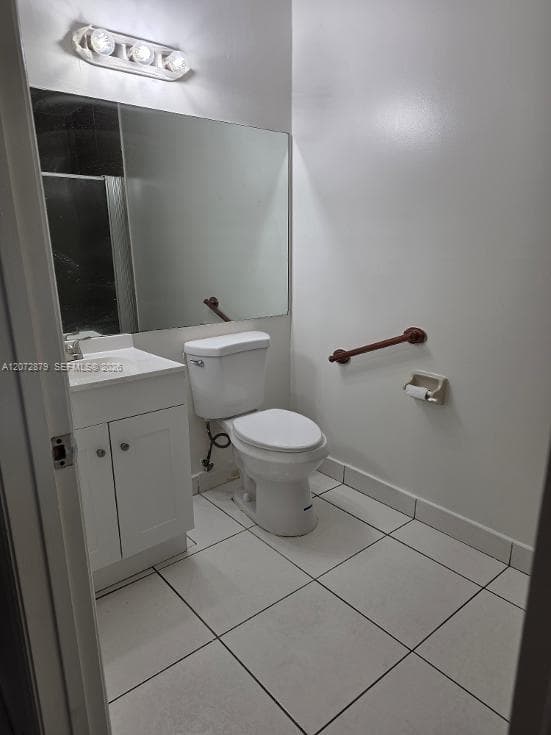 1st floor bathroom w/shower