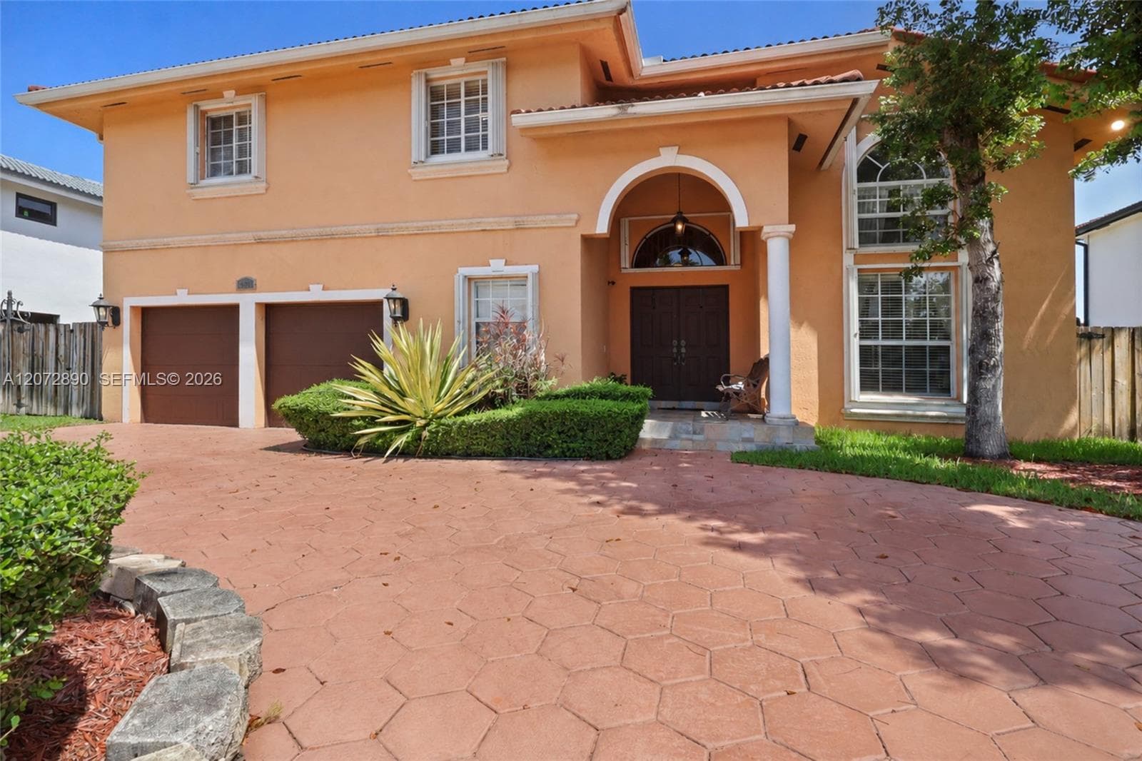 15867 SW 44th St photo 2