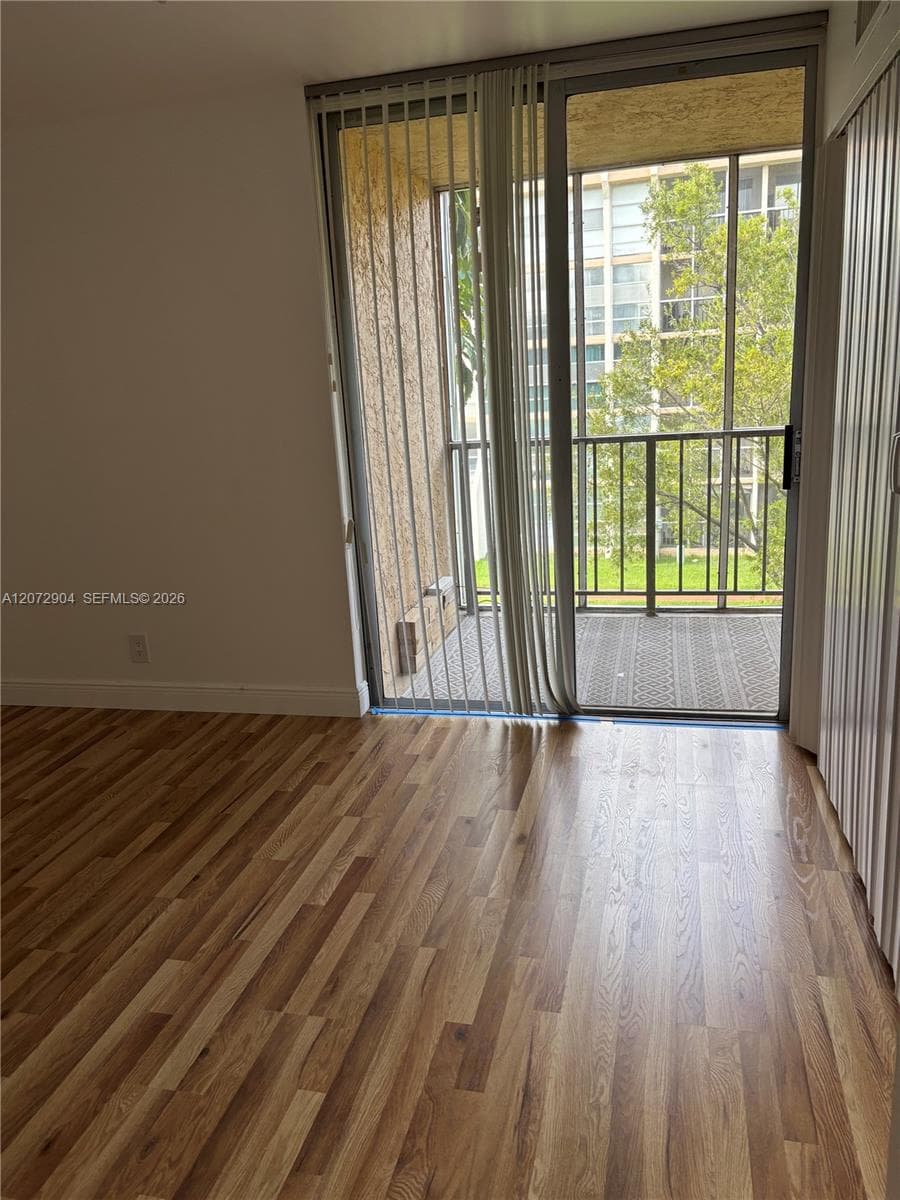 DESOTO PARK CONDO · #301 in Hallandale Beach - Photo 8