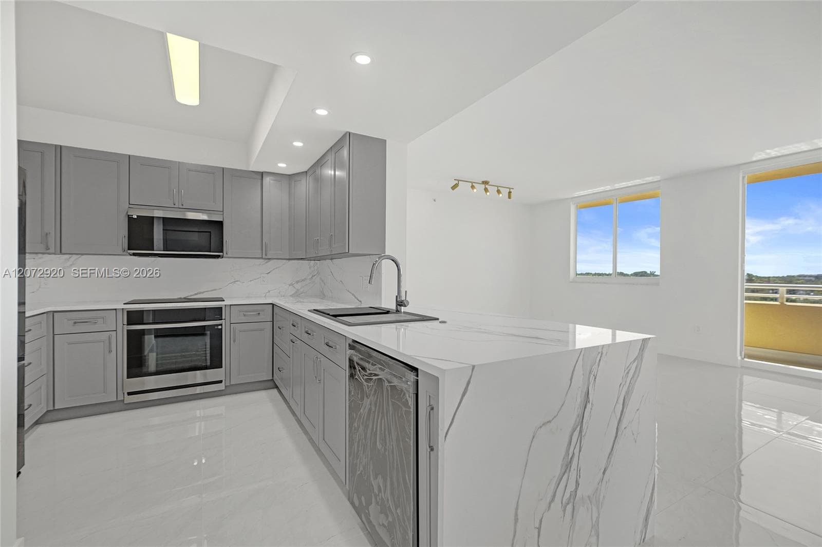 VENTURE AT AVENTURA WEST · #514 in Aventura - Photo 11