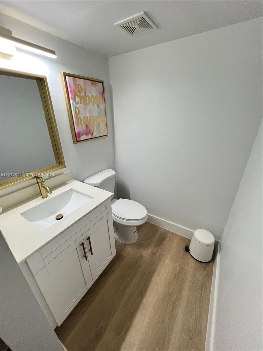 BISCAYA III · #117 in Aventura - Photo 8