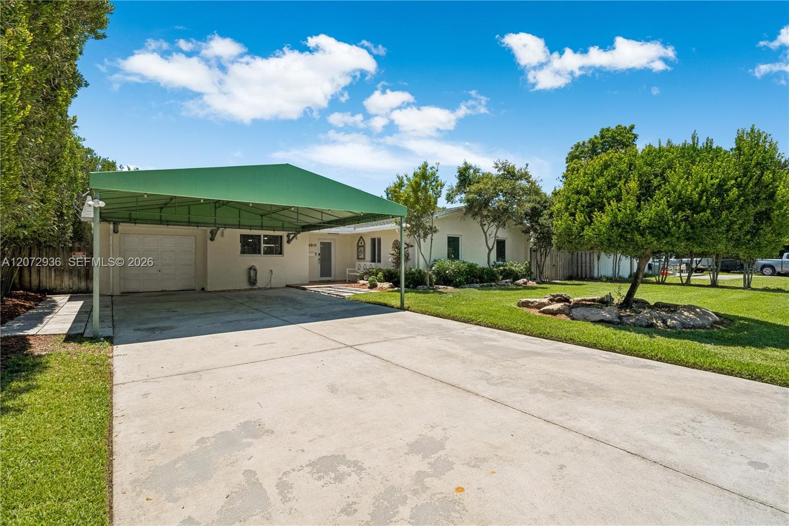 19511 Sterling Dr photo 2
