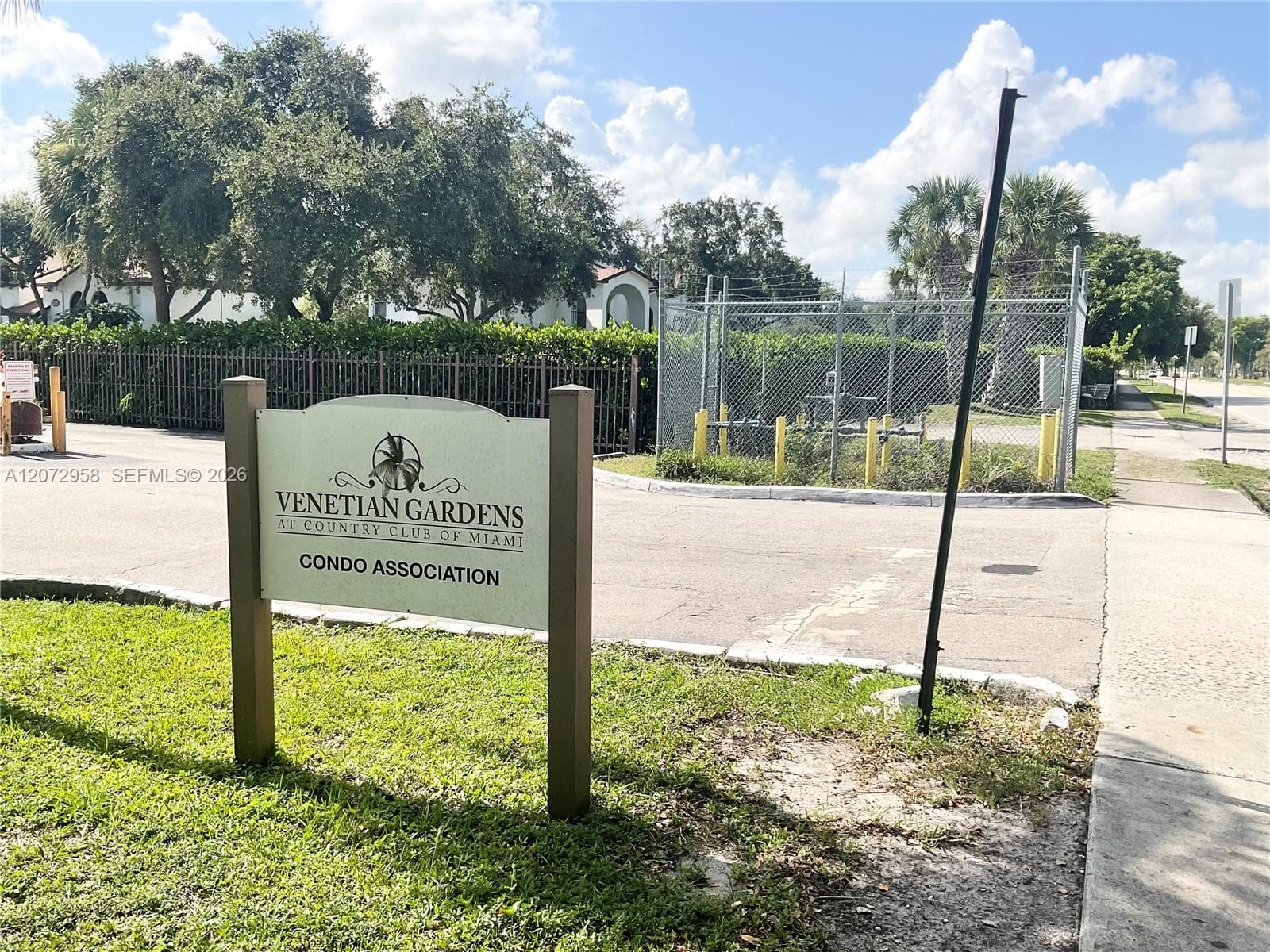 VENETIAN GARDENS @ COUNTR · #T207 in Hialeah - Photo 1