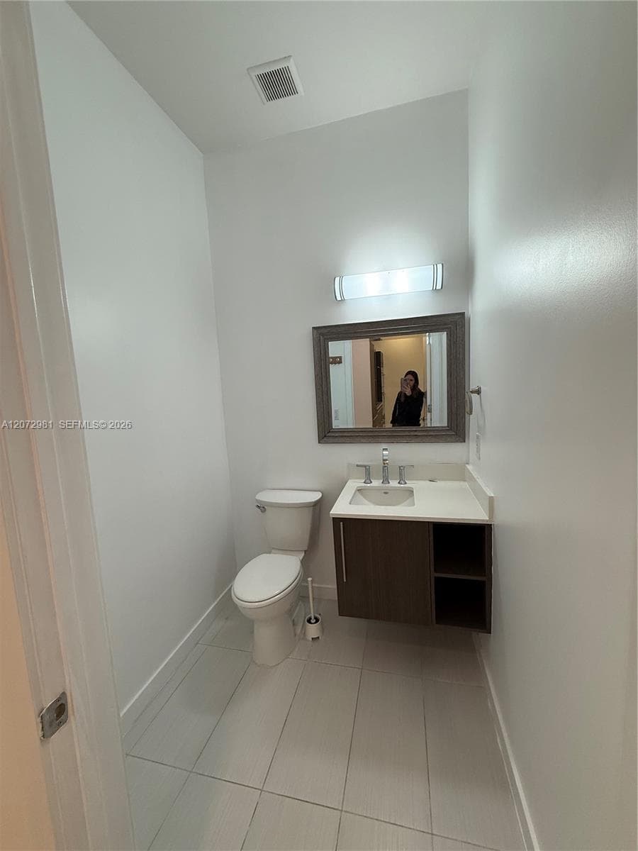 GRAND BAY COMMONS SOUTH · #813 in Doral - Photo 2