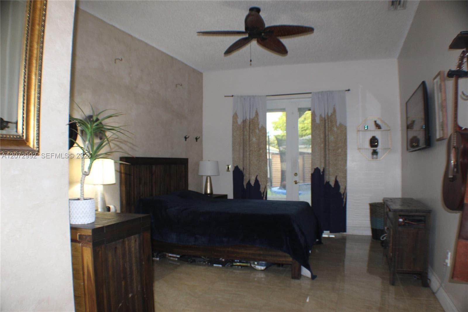 735 SE 30th Dr photo 3