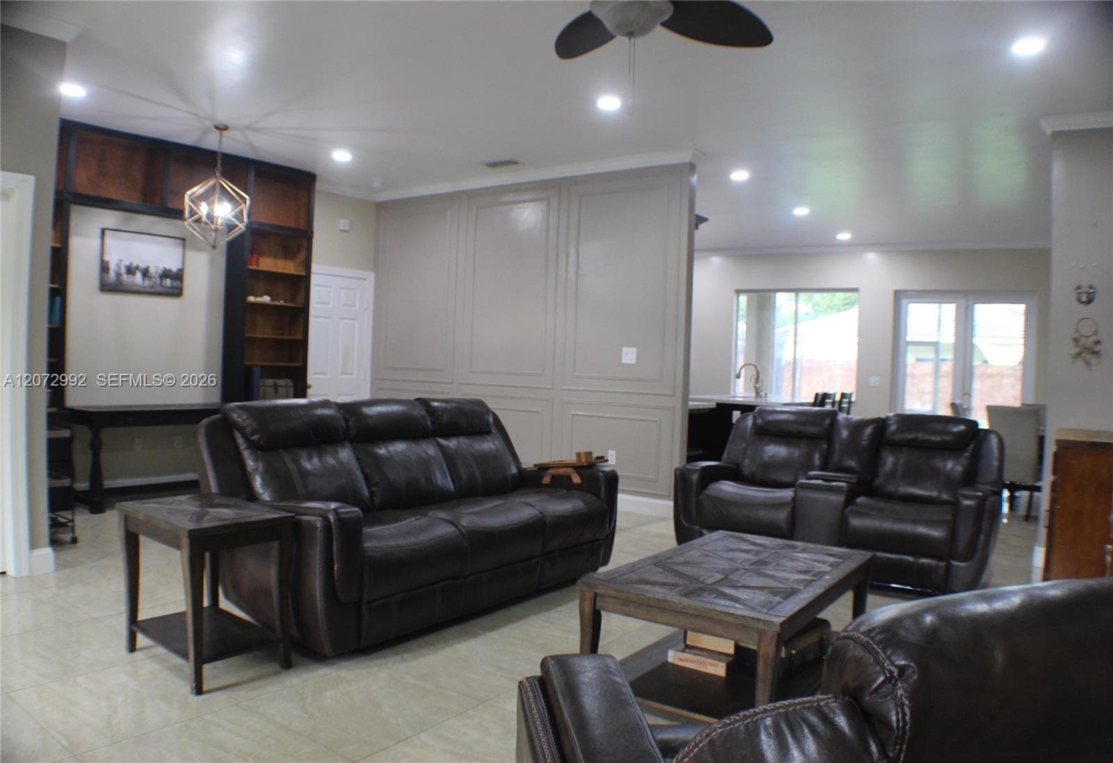 735 SE 30th Dr photo 11