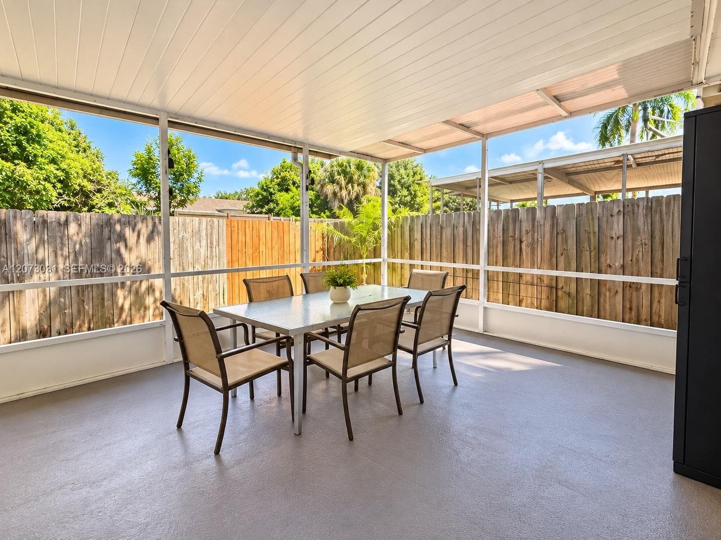 4555 Arthur St photo 8