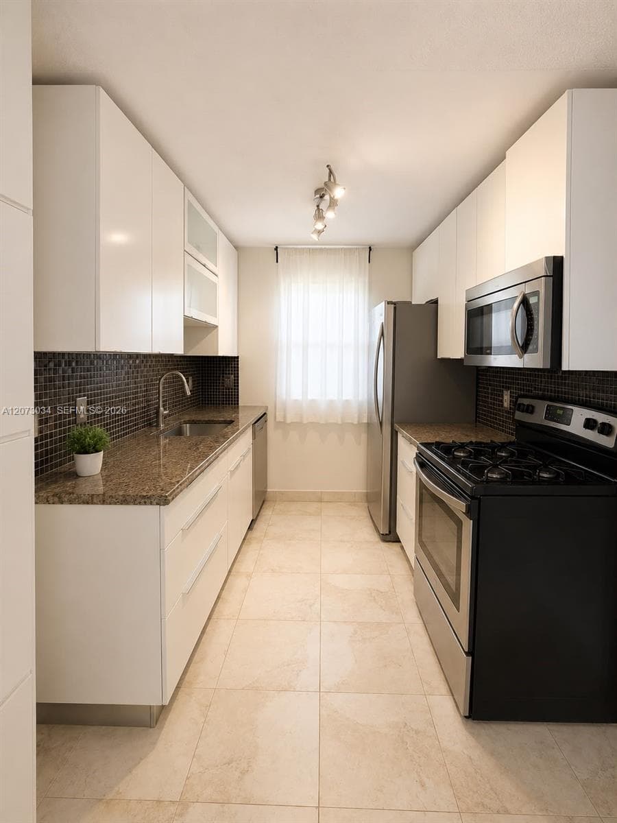 STRAND PLAZA CONDO · #217 in Hallandale Beach - Photo 5