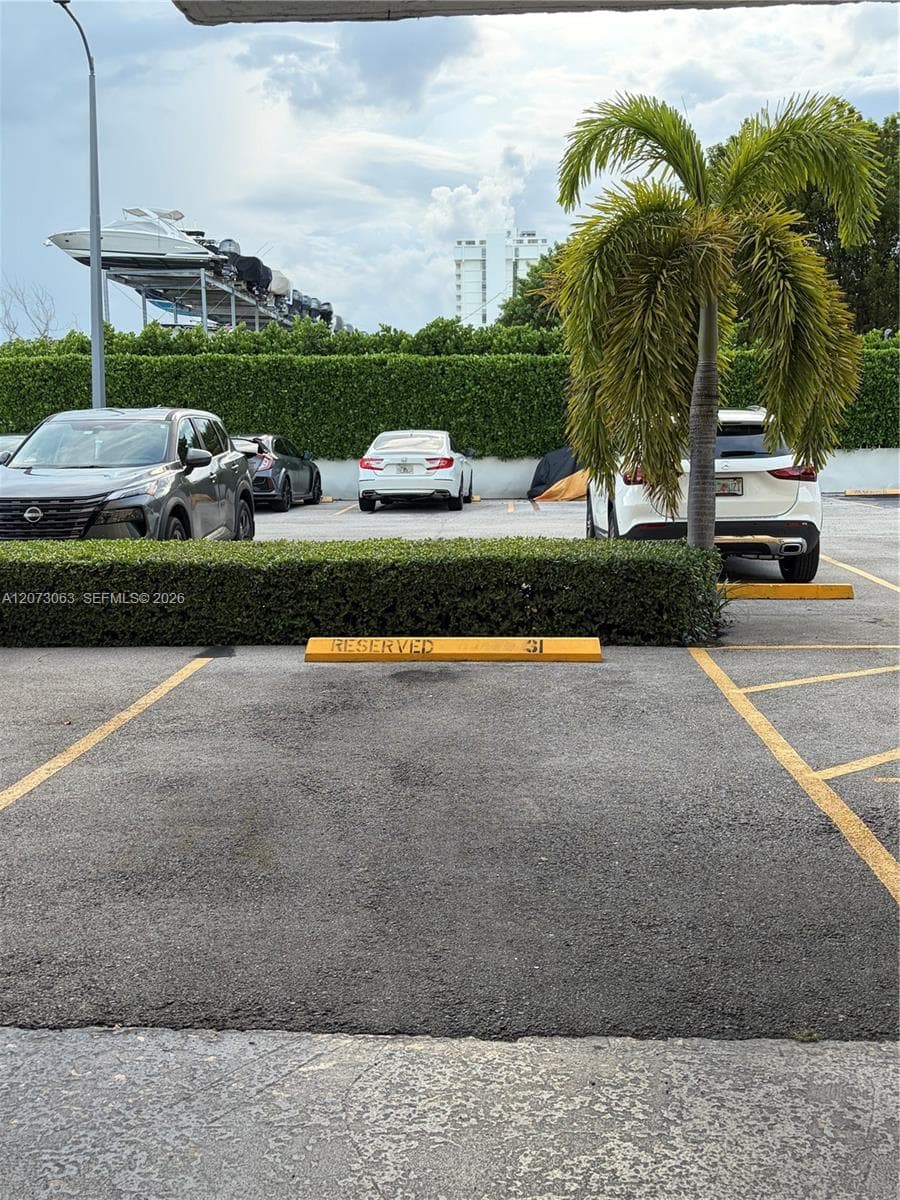 KEYSTONE TOWERS CONDO · #405 in North Miami - Photo 6