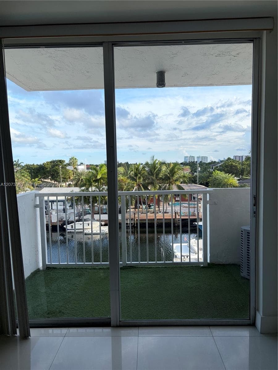 KEYSTONE TOWERS CONDO · #405 in North Miami - Photo 3