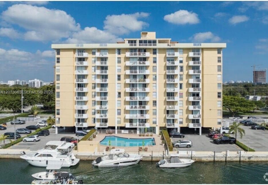 KEYSTONE TOWERS CONDO · #405 in North Miami - Photo 5